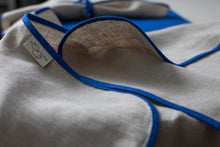 Load image into Gallery viewer, Blue Blood TableCloth
